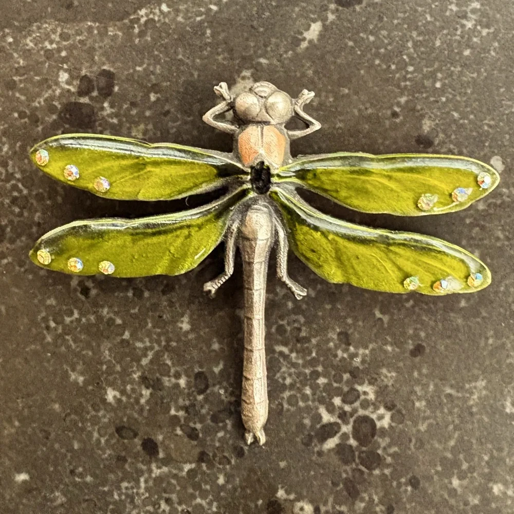 Green enamel dragonfly pin with rhinestones on its wing tips and peach body - Picture 5 of 11